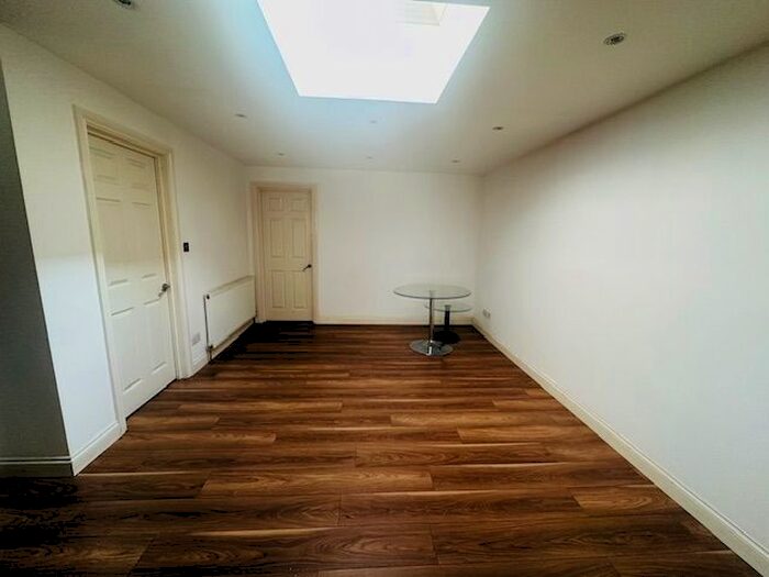 2 Bedroom Flat To Rent In Manchester Street, Luton, LU1