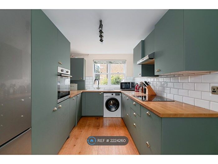 4 Bedroom Terraced House To Rent In Hamilton Road, London, SE27