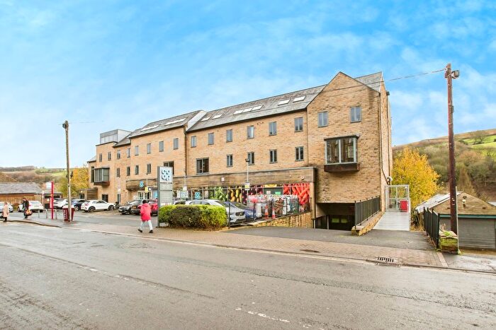 2 Bedroom Flat For Sale In Oldham Road, Sowerby Bridge, West Yorkshire, HX6