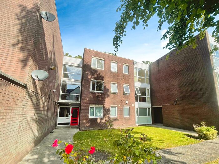 1 Bedroom Flat For Sale In Conyngham Road, Victoria Park, Greater Manchester, M14