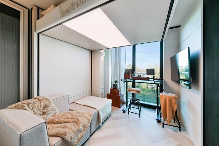 Studio To Rent In Willesden Lane, London, NW2