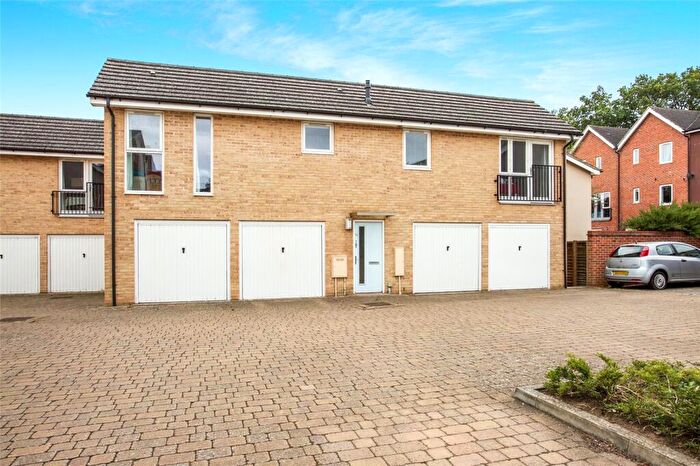 2 Bedroom Coach House For Sale In Vulcan Drive, Bracknell, Berkshire, RG12