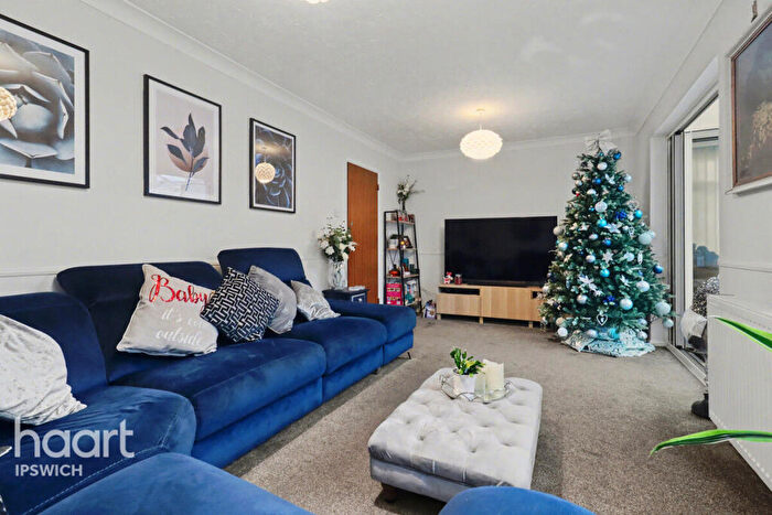 3 Bedroom Detached House For Sale In Innes End, Ipswich, IP8