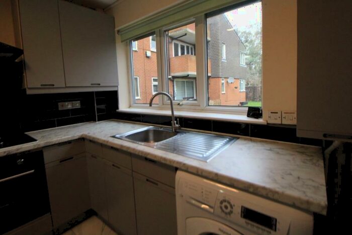2 Bedroom Flat To Rent In Claire Court, Cheshunt, EN8