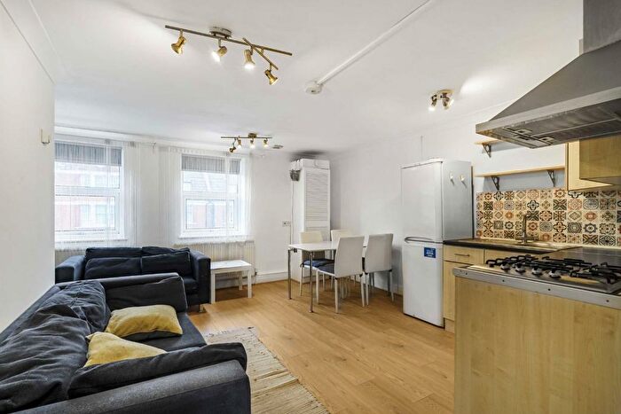 2 Bedroom Flat To Rent In Streatham High Road, Streatham, SW16