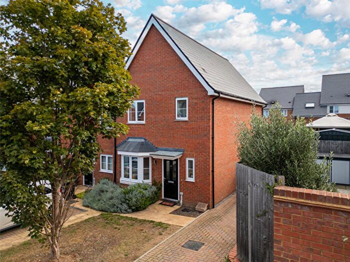 3 Bedroom End Of Terrace House For Sale In Sun Marsh Way, Gravesend, Kent, DA12