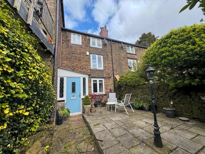 4 Bedroom Cottage To Rent In Markland Hill, Bolton, BL1