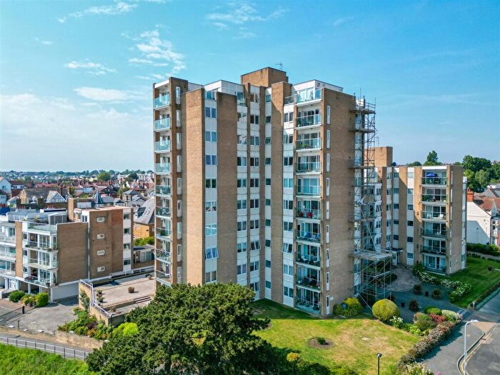 2 Bedroom Apartment To Rent In Manor Road, Westcliff-On-Sea, SS0