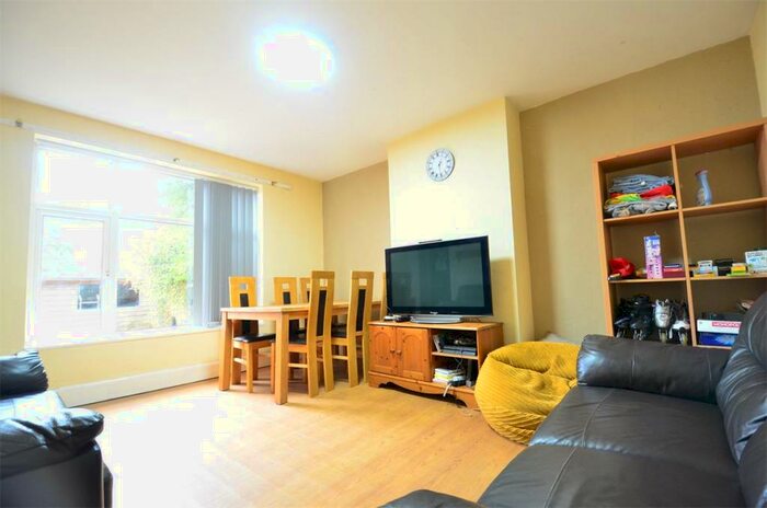 7 Bedroom Semi-Detached House To Rent In Gibbins Road Student Property - Selly Oak, Birmingham, B29