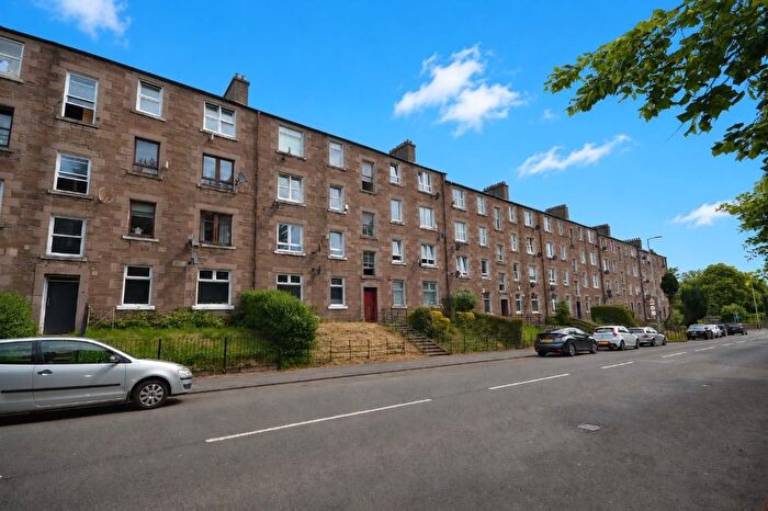 2 Bedroom Flat To Rent In Dens Road, Coldside, Dundee, DD3