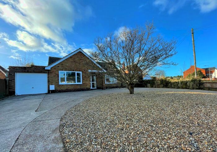 3 Bedroom Bungalow For Sale In Town Street, South Killingholme, Immingham, Lincolnshire, DN40