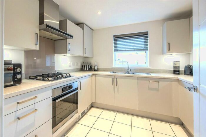 2 Bedroom Flat To Rent In Chapelfield Way, Allington, Maidstone, Kent, ME16