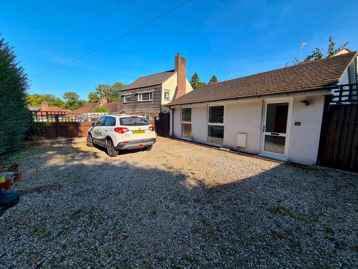 1 Bedroom Detached Bungalow To Rent In Lordswood Close, Southampton, SO16