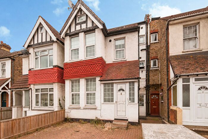 2 Bedroom Flat For Sale In Melfort Road, Thornton Heath, CR7