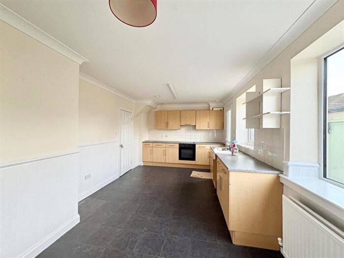 3 Bedroom Terraced House To Rent In Woodsford Grove, Nottingham, NG11