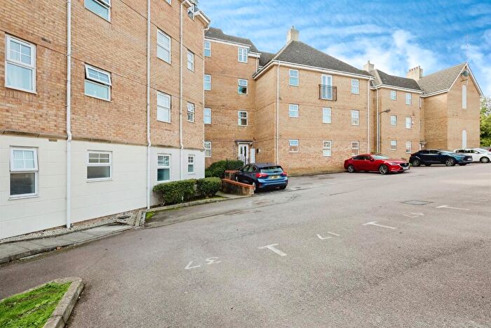 2 Bedroom Flat For Sale In Morning Star Road, Daventry, NN11