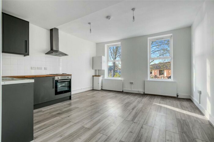4 Bedroom Terraced House To Rent In Seven Sisters Road, London, N15