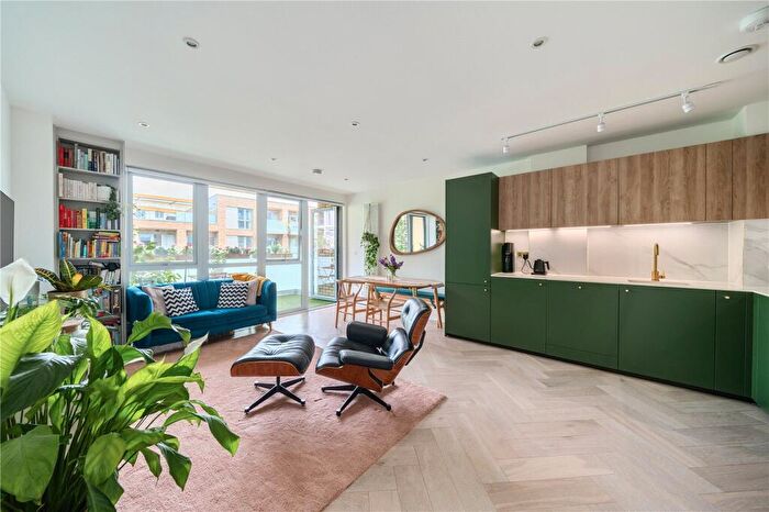 2 Bedroom Flat For Sale In Cross Lane, Crouch End, London, N8