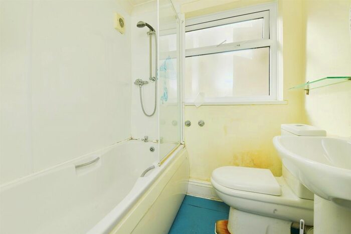 3 Bedroom Terraced House For Sale In Nelson Street, Plymouth, PL4
