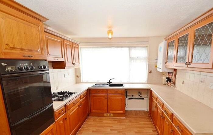 3 Bedroom Semi-Detached House To Rent In Watermill Close, Selly Oak, Birmingham, B29