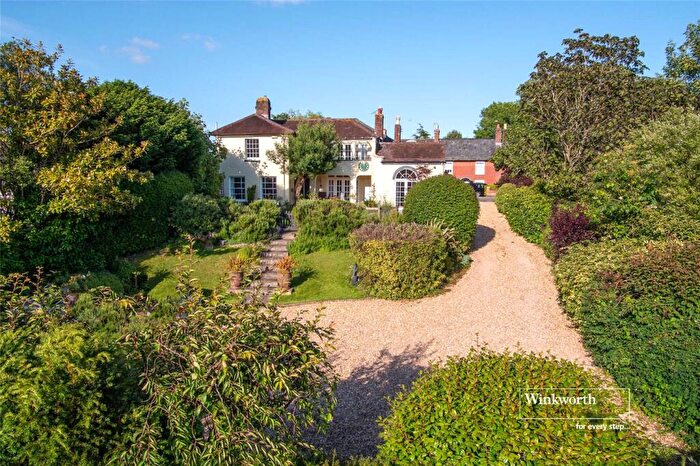 5 Bedroom Detached House For Sale In Salisbury Road, Winkton, Christchurch, Dorset, BH23