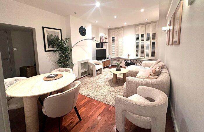 2 Bedroom Flat To Rent In Brompton Road, South Kensington, SW3