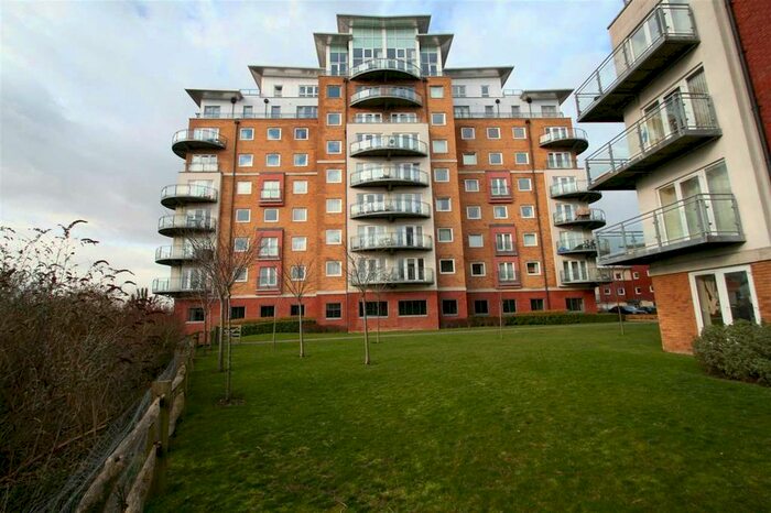 2 Bedroom Flat To Rent In Winterthur Way, Town Centre, Basingstoke, Hampshire, RG21