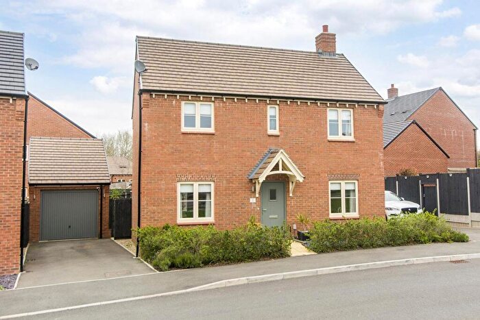 3 Bedroom Detached House For Sale In Valley Close, Lutterworth, LE17