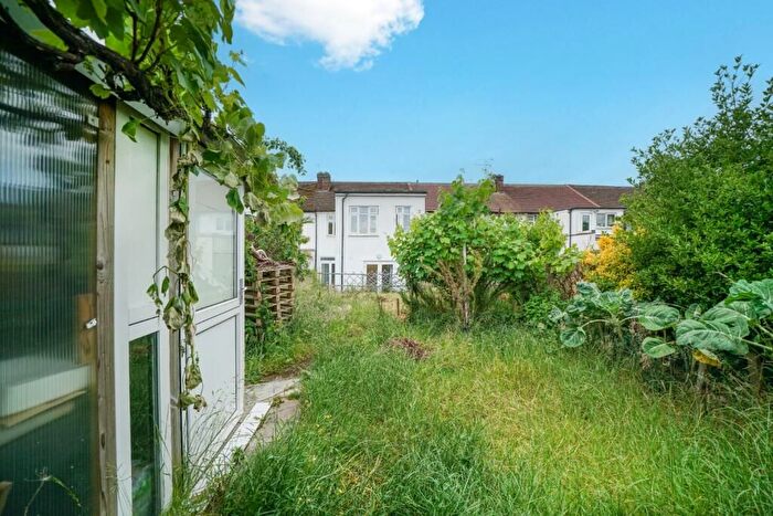 2 Bedroom Flat To Rent In Heather Park Drive, Wembley, HA0