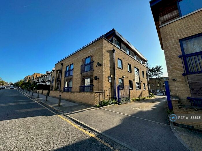 2 Bedroom Flat To Rent In Victoria Way, Charlton, SE7