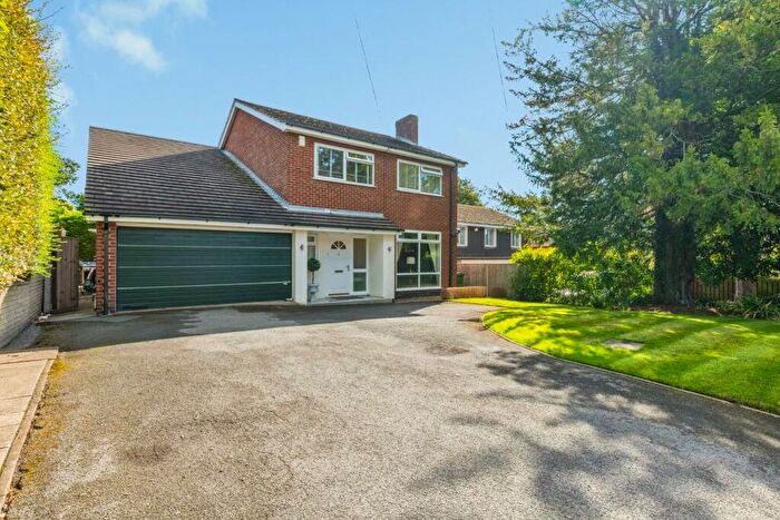 4 Bedroom Detached House For Sale In Aston Hall Drive, North Ferriby, HU14