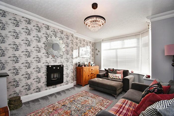 3 Bedroom End Of Terrace House For Sale In Maple Avenue, Willerby, HU10