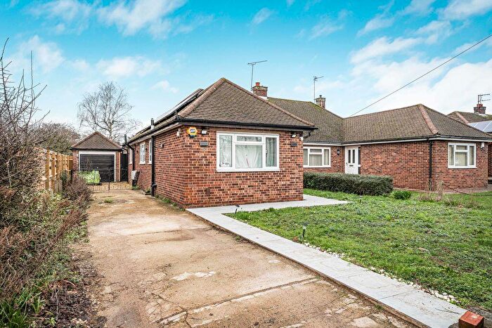 2 Bedroom Semi-Detached Bungalow For Sale In Shenley Road, Bletchley, Milton Keynes, MK3