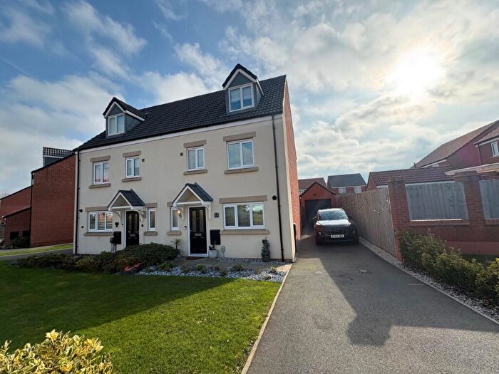 4 Bedroom Semi-Detached House For Sale In Opal Street, Hasland, Chesterfield, Derbyshire, S41