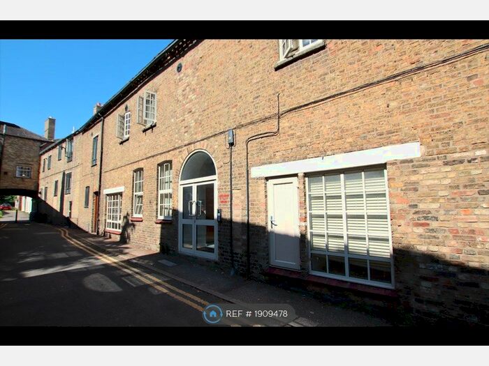 1 Bedroom Flat To Rent In Orchard House, Huntingdon, PE29