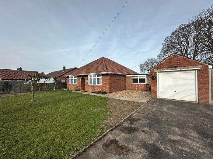 4 Bedroom Bungalow To Rent In The Street, Beck Row, Bury St. Edmunds, IP28