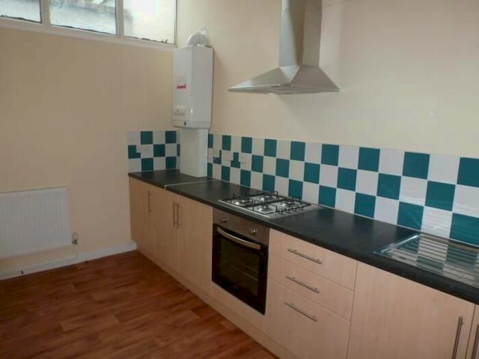 2 Bedroom Flat To Rent In Windmill Lane, Smethwick, B66