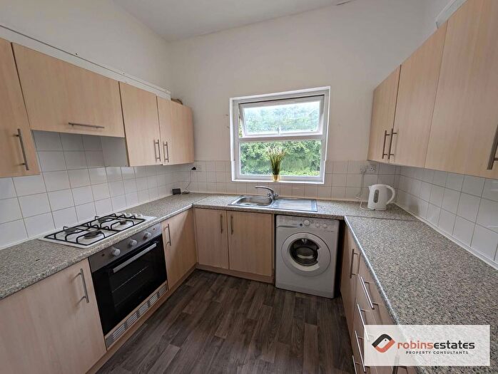 3 Bedroom Flat To Rent In Foxhall Road, Nottingham, NG7