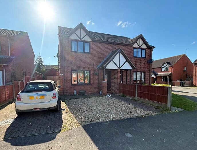 3 Bedroom Semi-Detached House For Sale In Barley Close, Metheringham, LN4