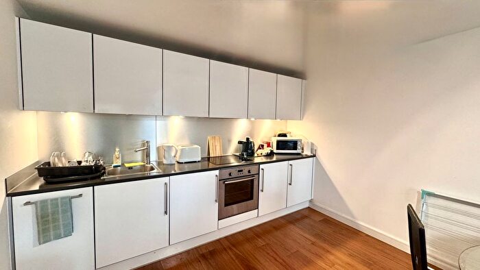 1 Bedroom Flat For Sale In High Street, Slough, SL1