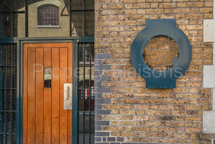 1 Bedroom Apartment For Sale In St Thomas Wharf, Wapping High Street, London, E1W