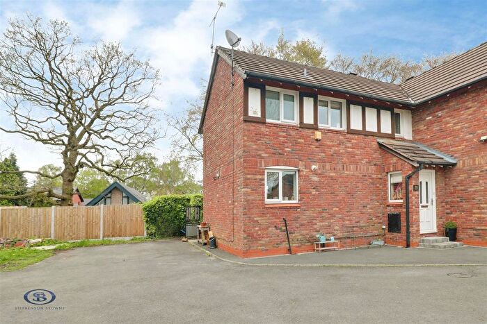 2 Bedroom Mews For Sale In Cranford Mews, Alsager, ST7