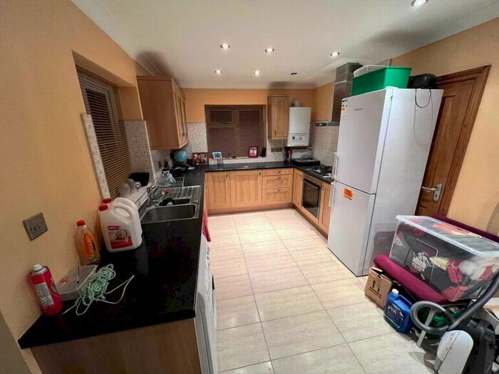 4 Bedroom Terraced House To Rent In Lonsdale Road, Southall, UB2