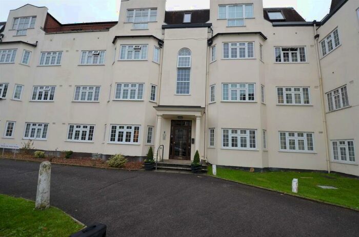 2 Bedroom Flat To Rent In Etchingham Court, Etchingham Park Road, Finchley, N3