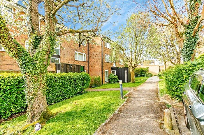 1 Bedroom Flat For Sale In Middlefields, Croydon, CR0