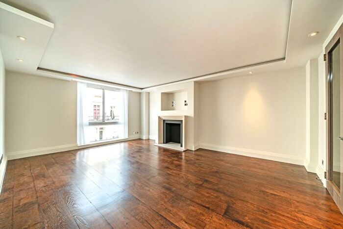 3 Bedroom Flat To Rent In Ebury Street, Belgravia, SW1W