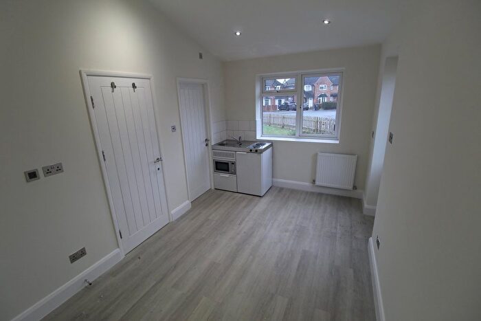 1 Bedroom Flat To Rent In Tudor Way, Mill End, Rickmansworth, WD3