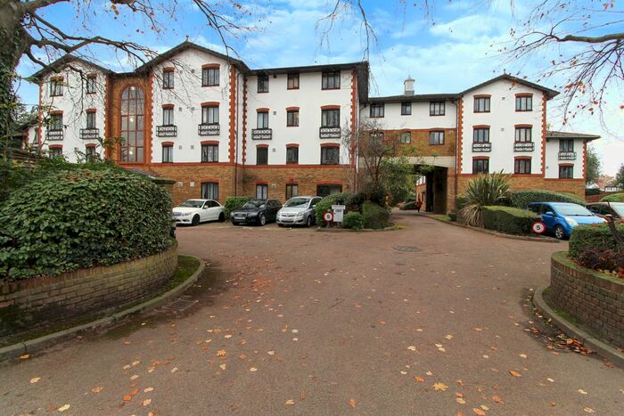 1 Bedroom Flat To Rent In The Beeches, Lampton Road, Hounslow, TW3