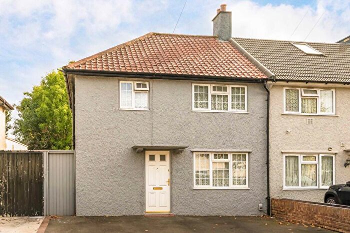4 Bedroom Semi Detached House For Sale In Westminster Avenue, Thornton Heath, CR7