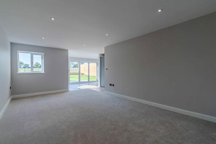 5 Bedroom Detached House For Sale In Highland Place, Minsterworth, Gloucester, GL2